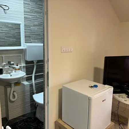 Aparthotel Andjeo 3*