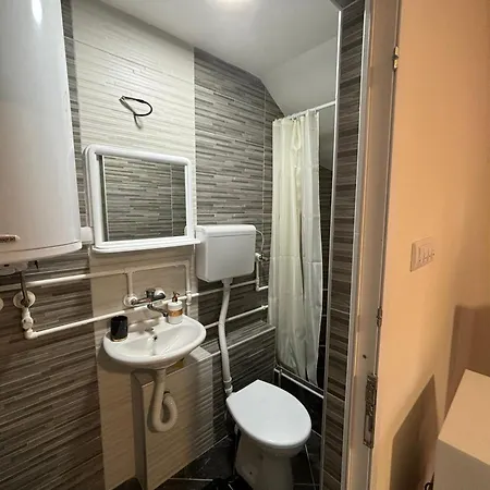 Andjeo Aparthotel 3*